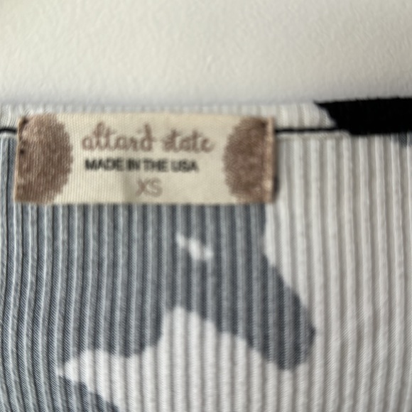 Top - Picture 2 of 3